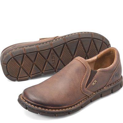 Sawyer shown in Dark Brown Castano (Brown)