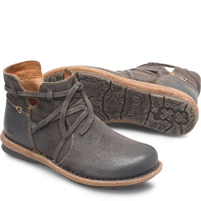 Tarkiln shown in Dark Grey Concrete (Grey)