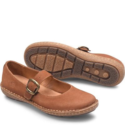 Naomi shown in Tan Maple Leaf Nubuck (Tan)