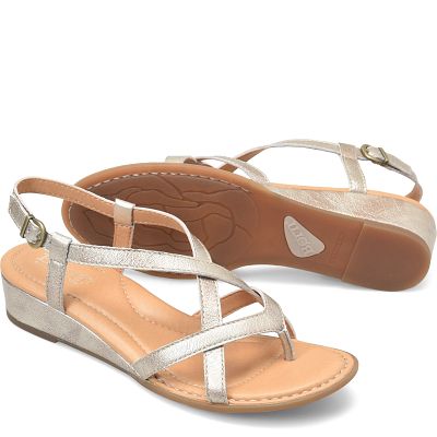 Sibyl shown in Light Gold Panna Cotta (Metallic)