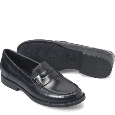 Macie shown in Black (Black)