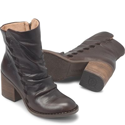 Toni shown in Dark Brown Tronco (Brown)