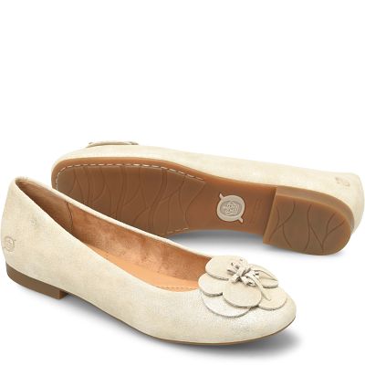 Petula shown in Champagne Metallic (Metallic)
